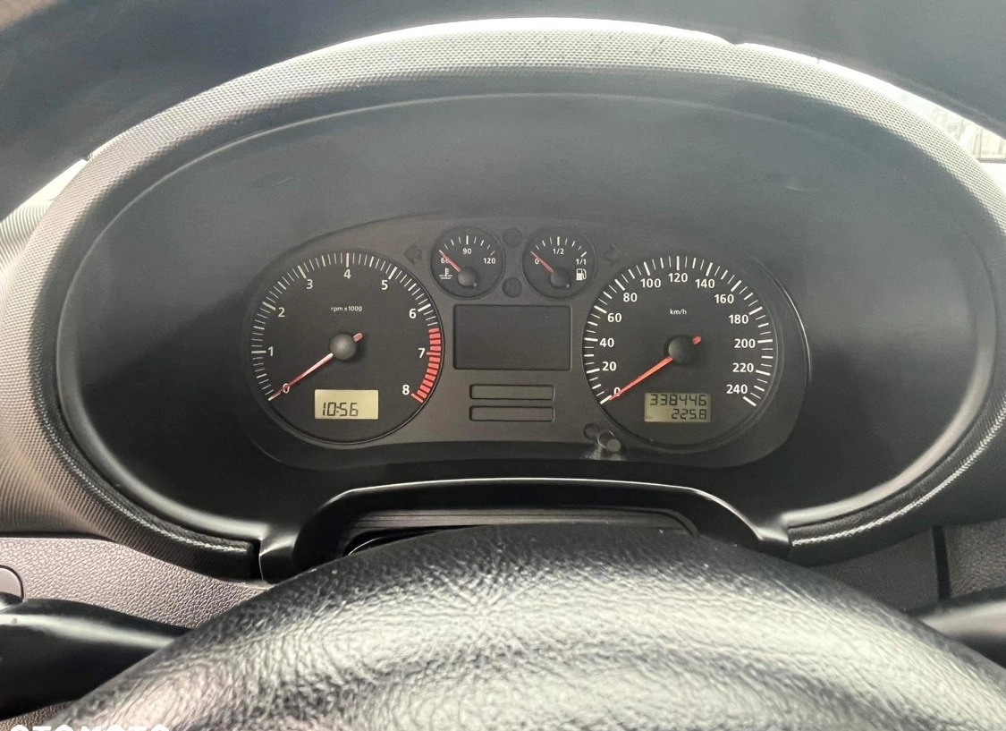 Seat Leon cena 7000 przebieg: 338700, rok produkcji 2003 z Otwock małe 121